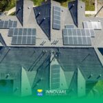 residência com painéis solares